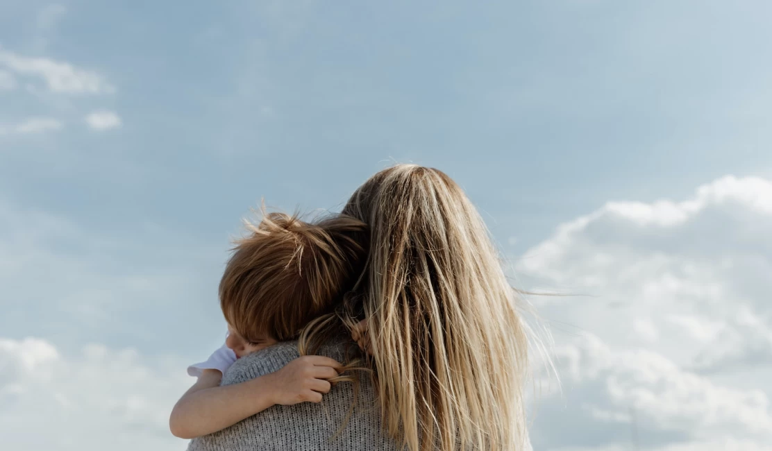 Grenzen der Witwenrente: Warum eine Risiko-Lebensversicherung für Familien wichtig ist